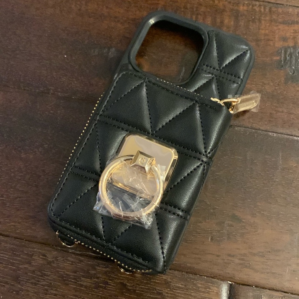 Black quilted phone case with pop socket and card case NEW